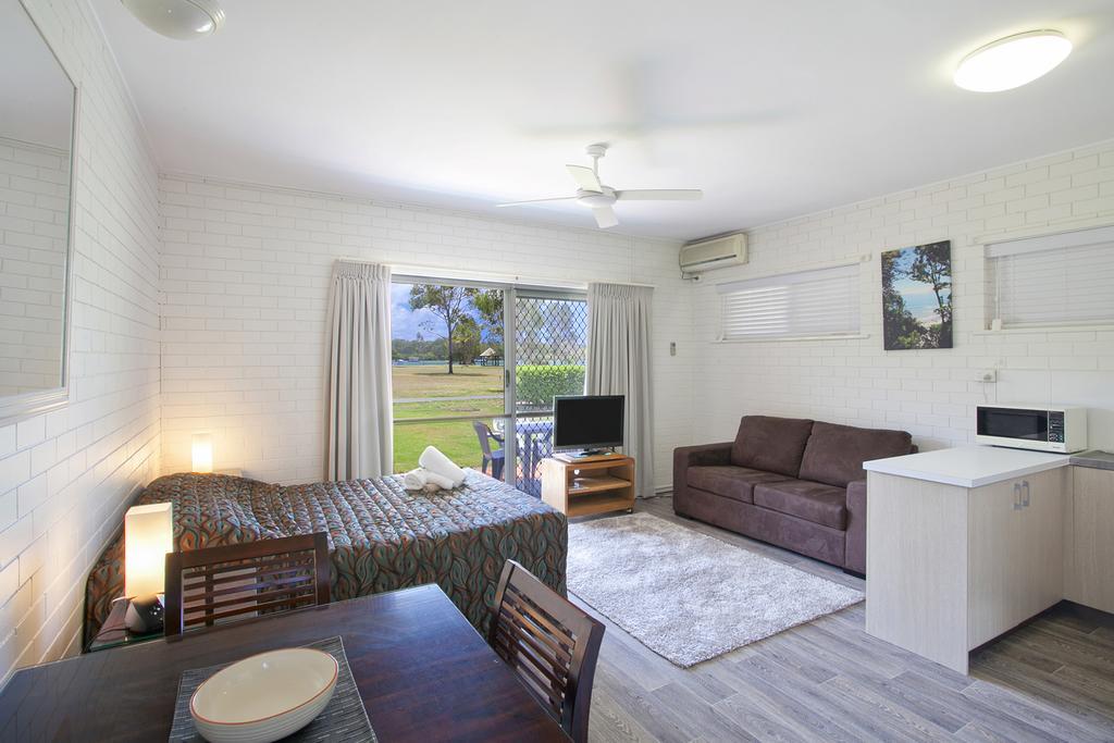 Aparthotel Regency Waterfront Noosa Noosaville Esterno foto