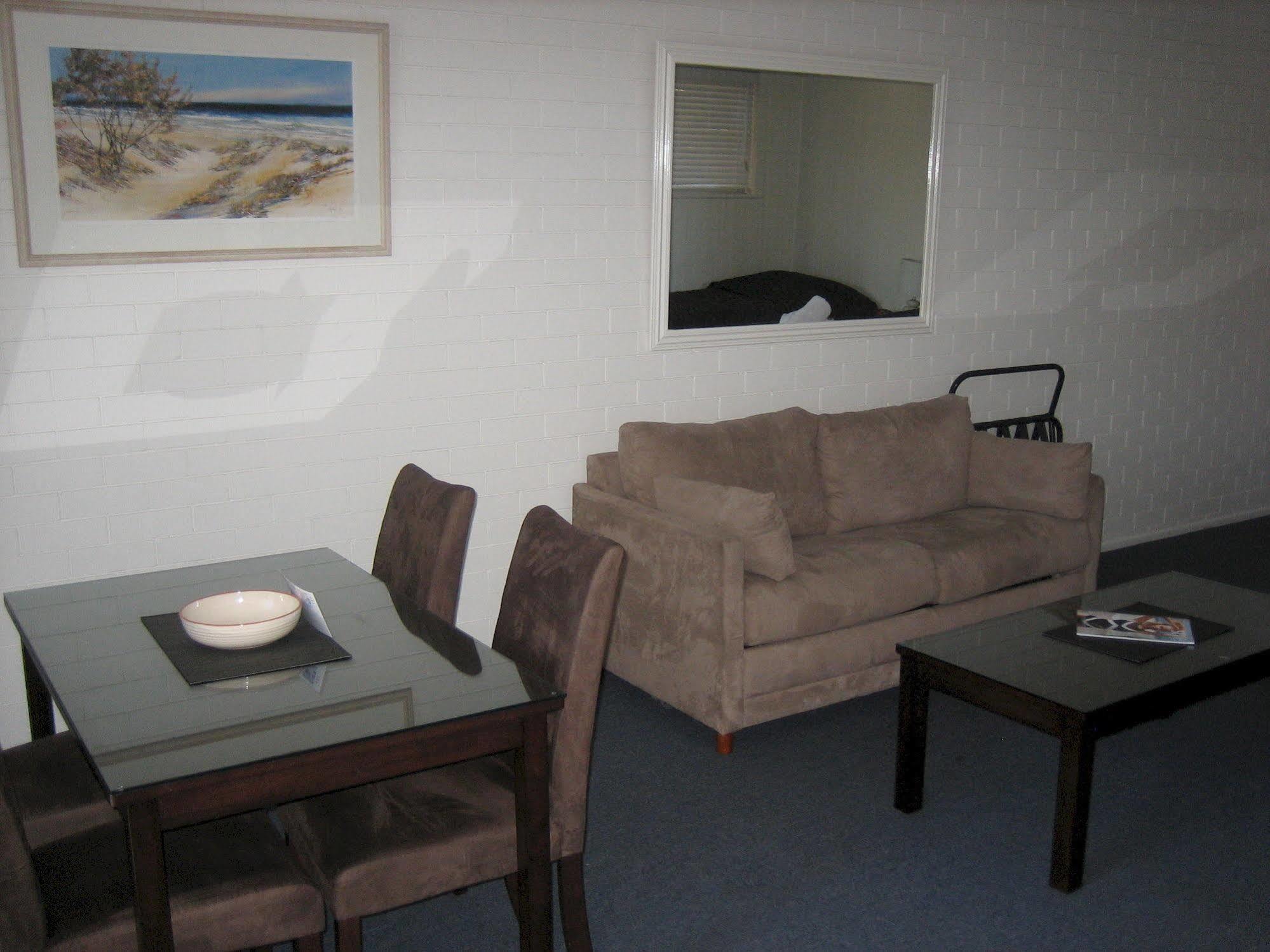 Aparthotel Regency Waterfront Noosa Noosaville Esterno foto