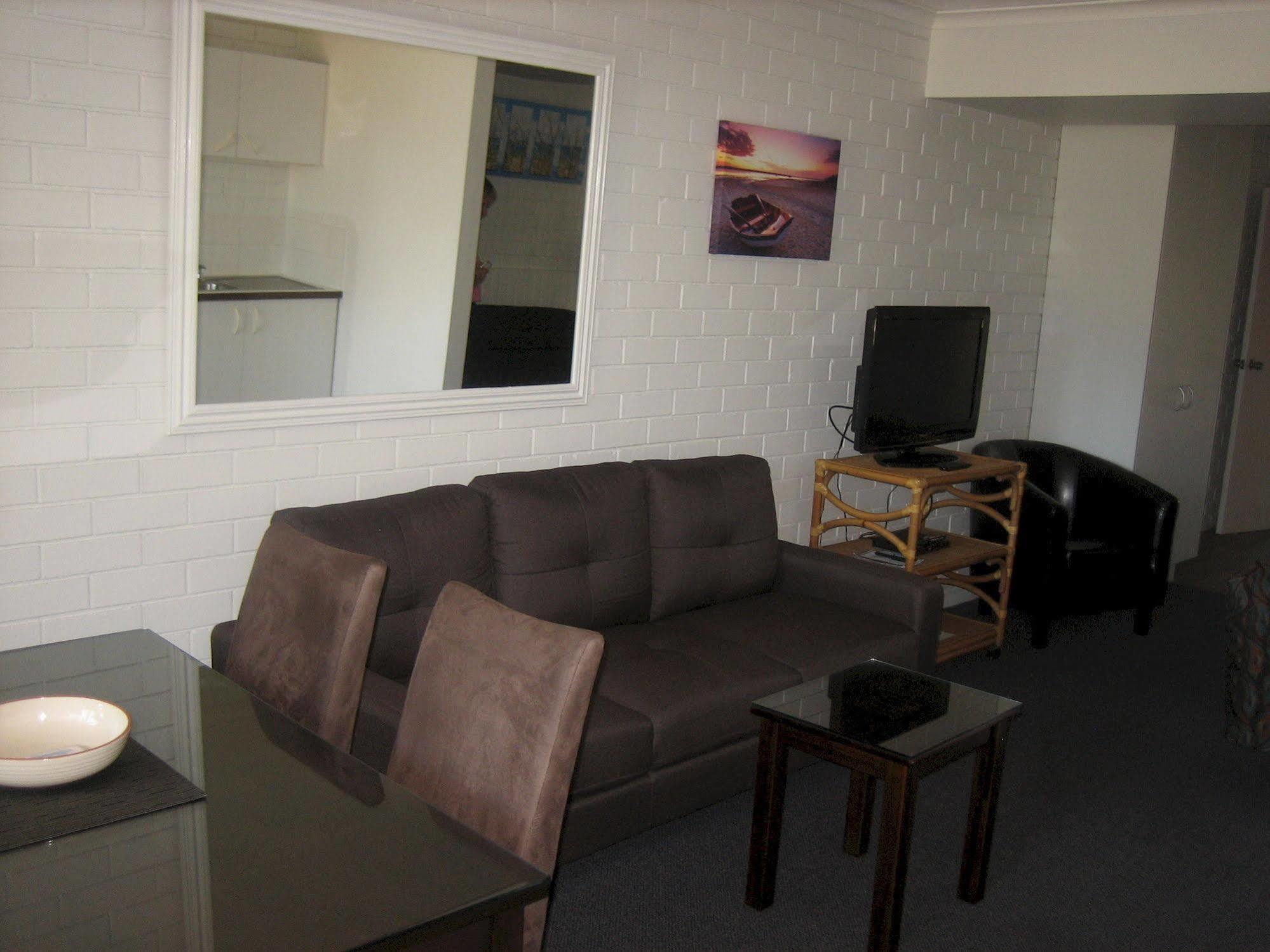Aparthotel Regency Waterfront Noosa Noosaville Esterno foto